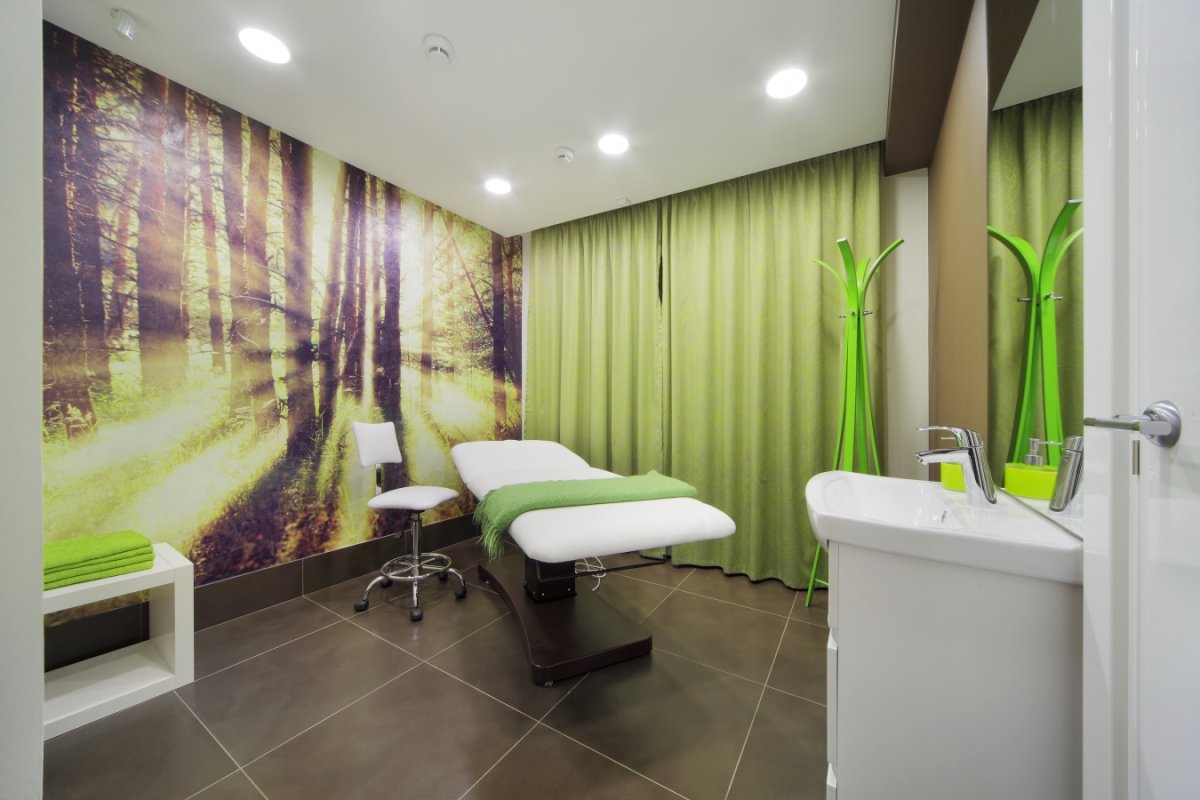 Отделка стен в массажном кабинете