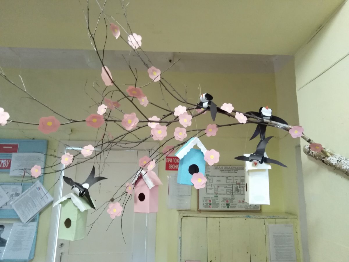 Украшение интерьера искусственными цветами