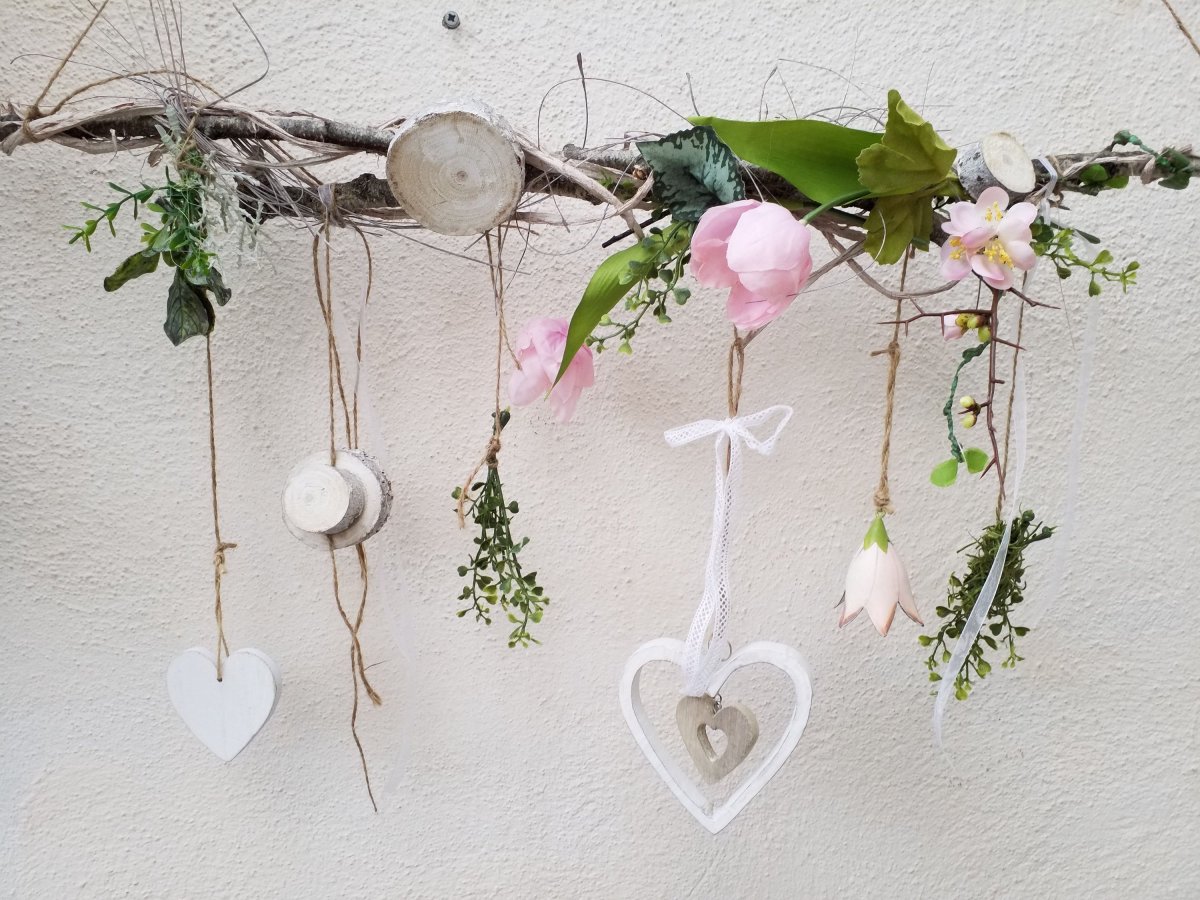 Весеннее украшение помещения