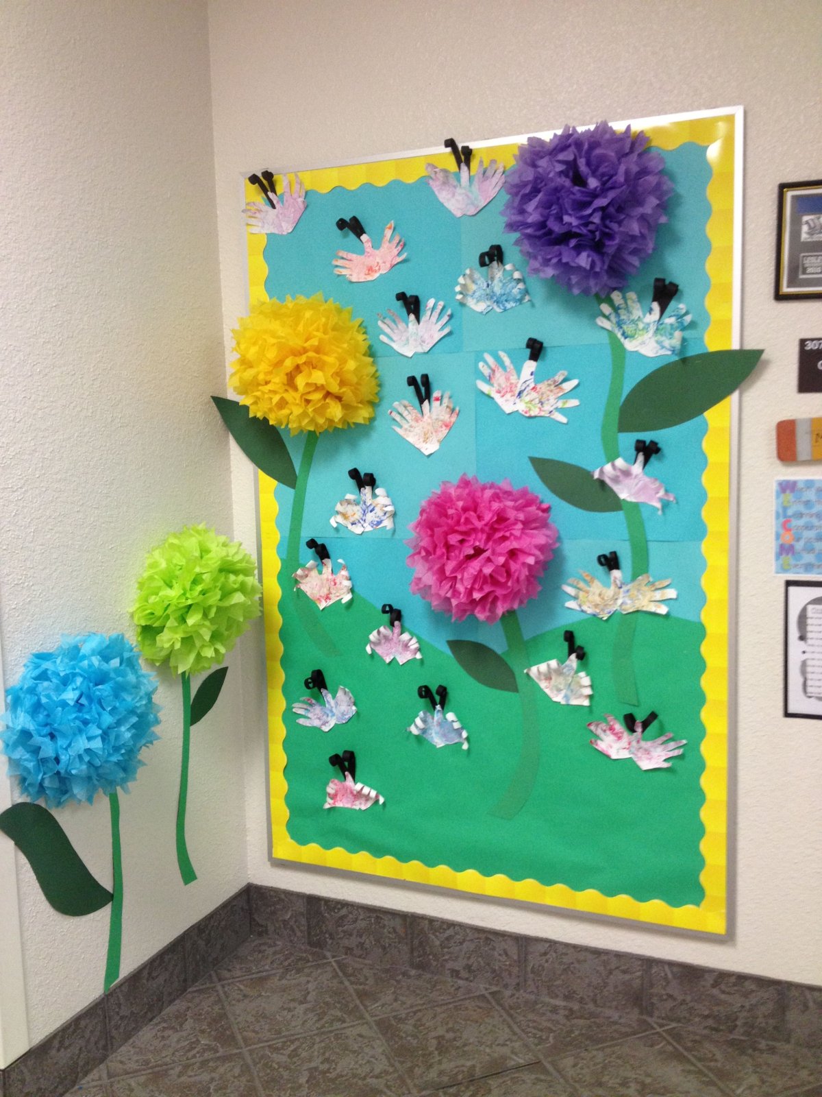 Вертикальное украшение на стену