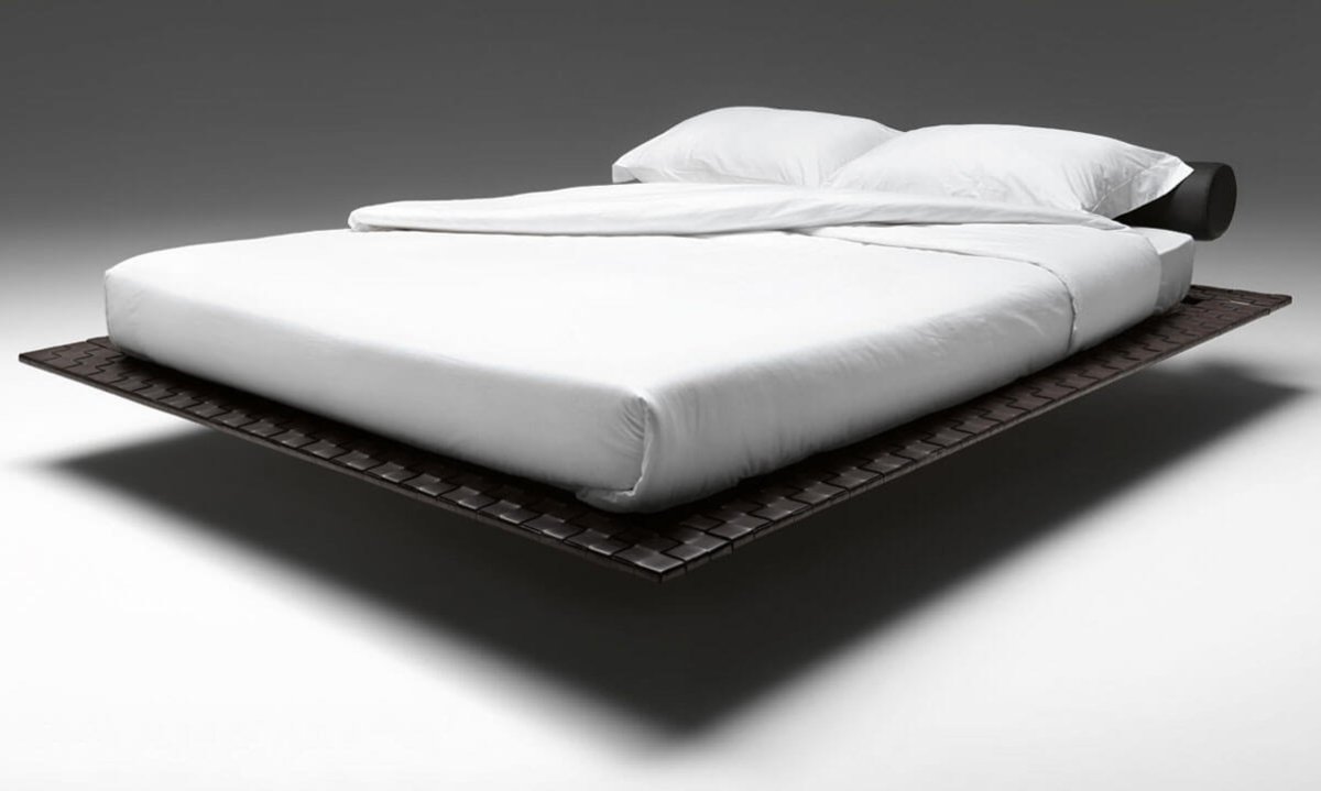 Низкая кровать без ножек