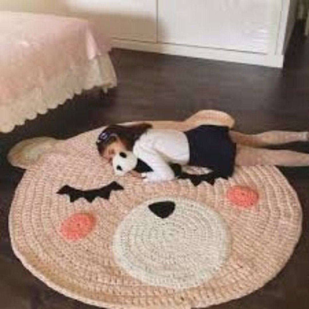 Круглый вязаный ковер