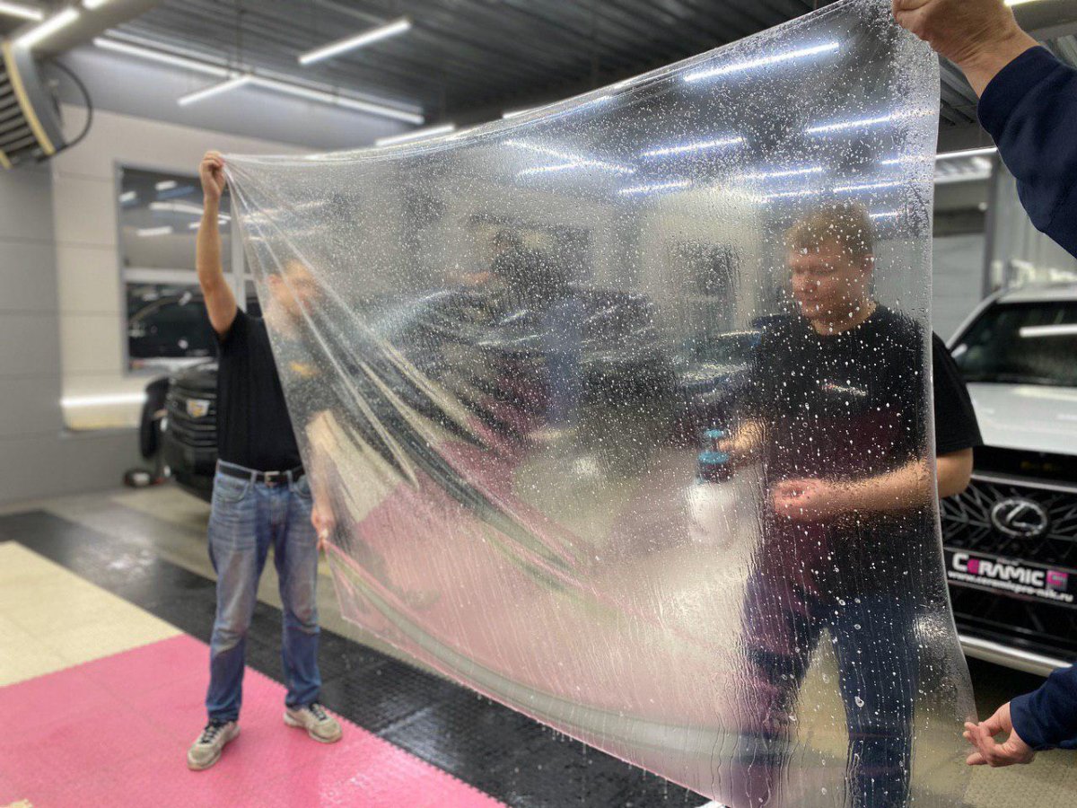 Оклейка самоклеющейся пленкой