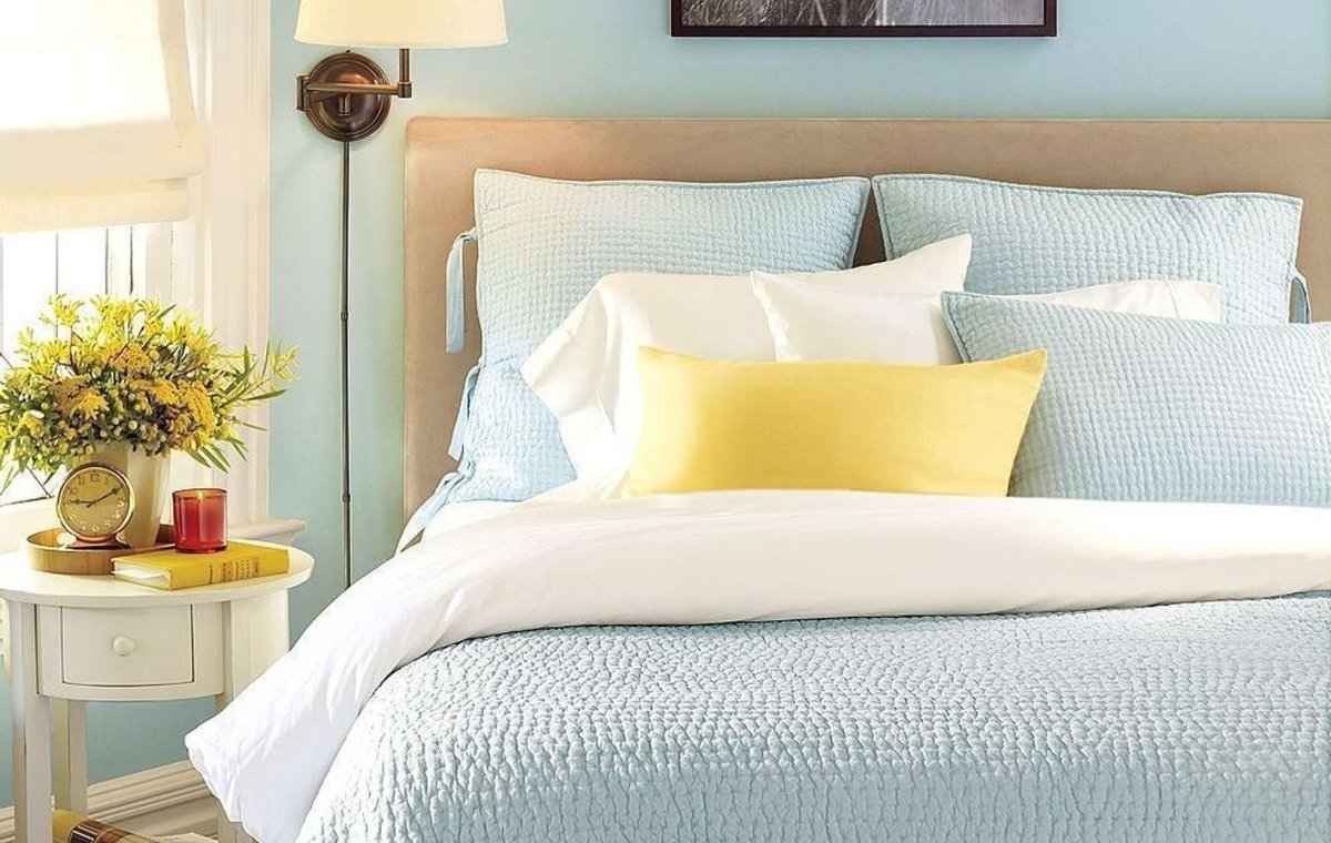 Застеленная кровать