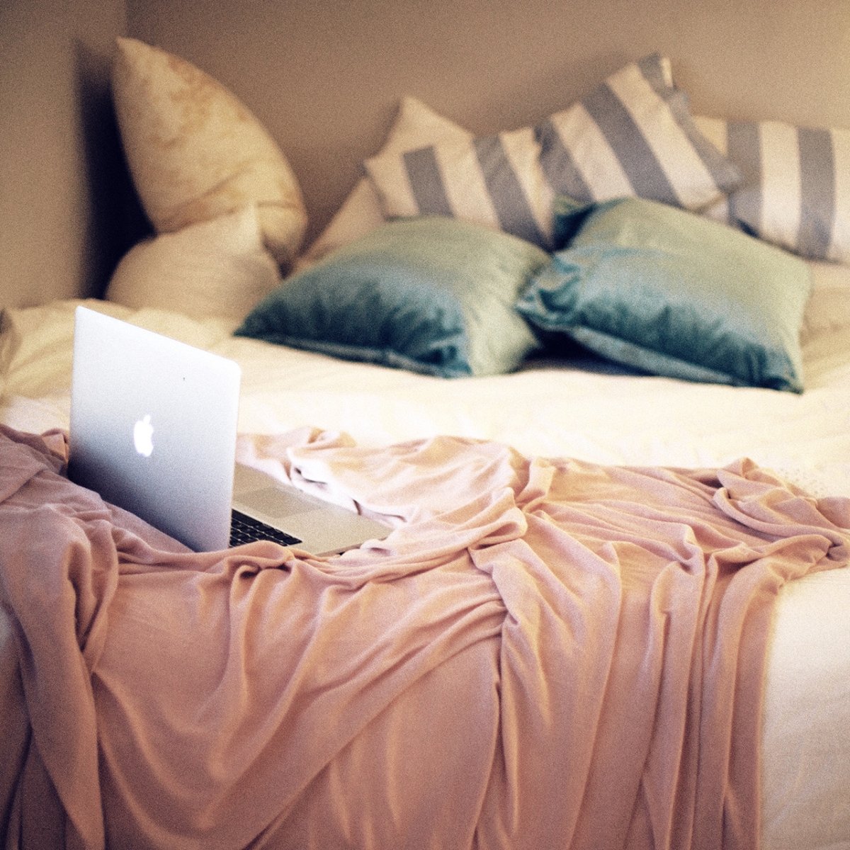 Кровать постель