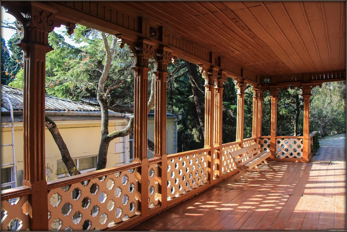 Деревянные колонны для террасы