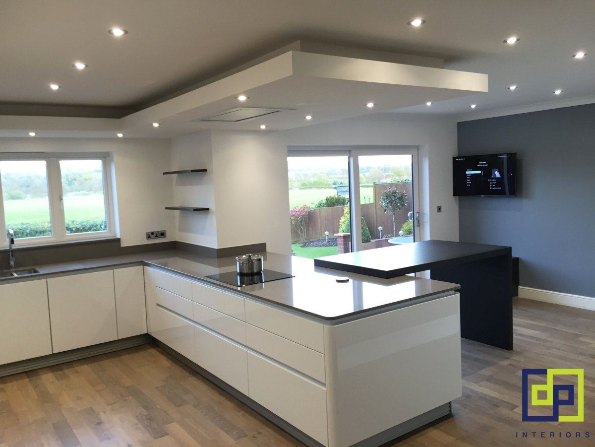 Потолок над кухней