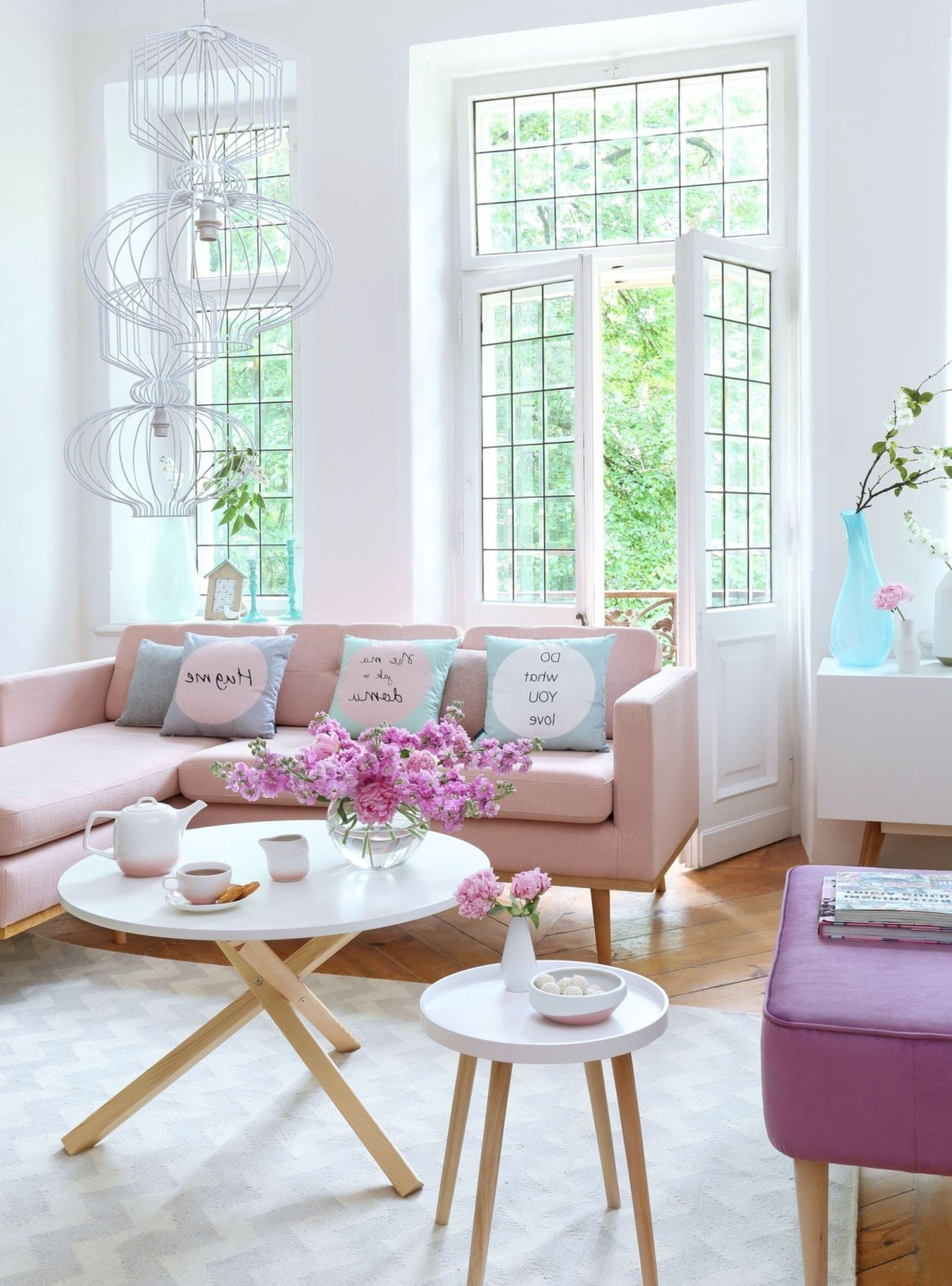 Сочетание розового и голубого в интерьере