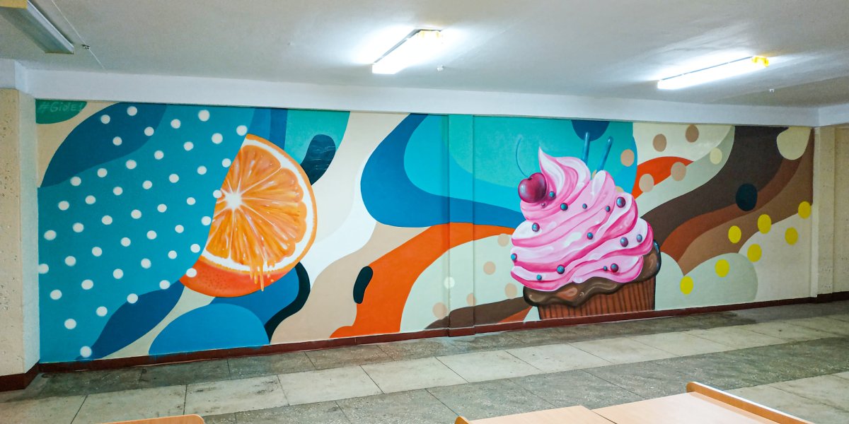 Роспись стен в школе