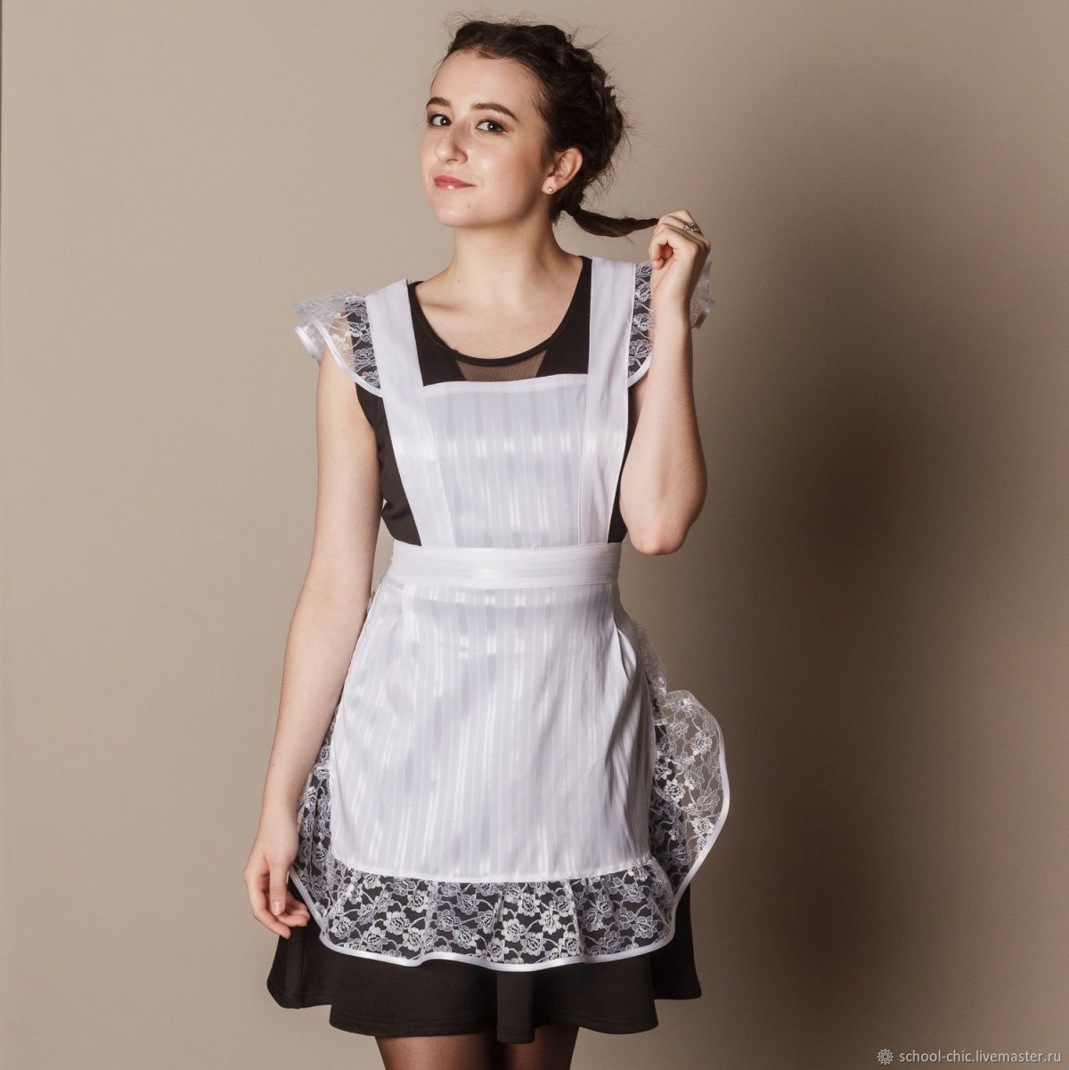 Белый фартук с рюшками
