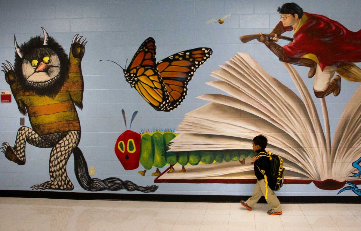 Роспись стен в библиотеке