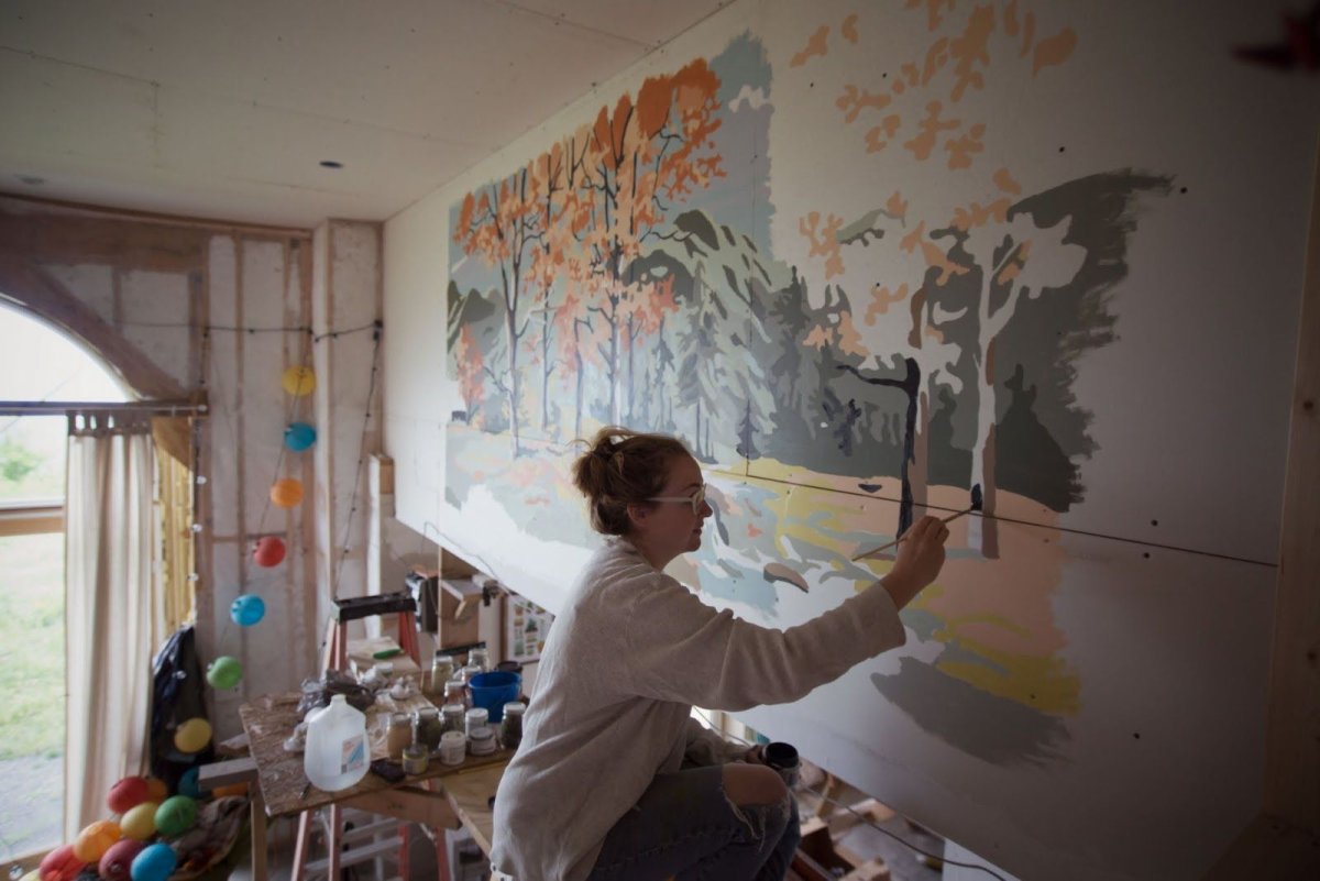 Краски для росписи стен