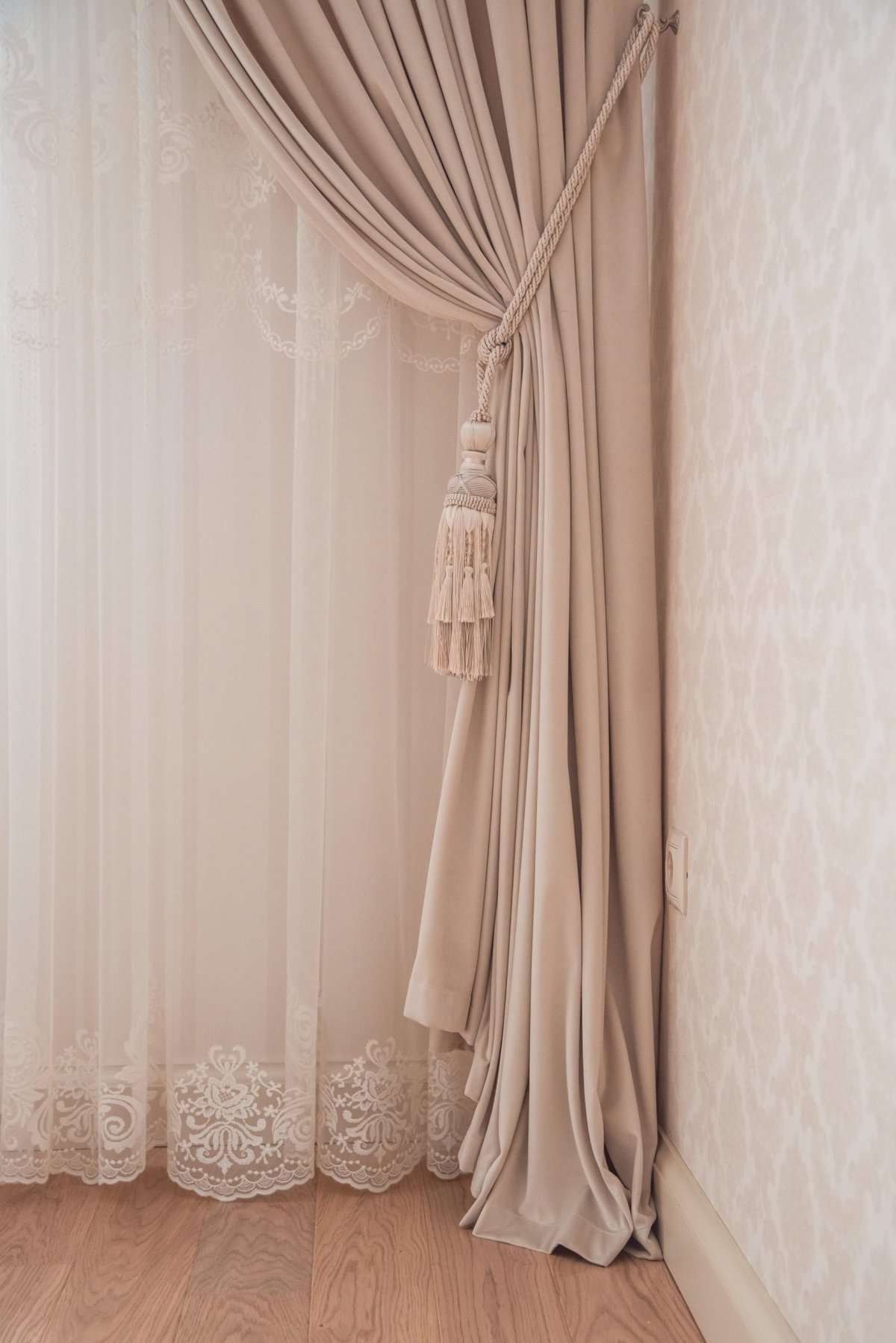 Тюль бежевая