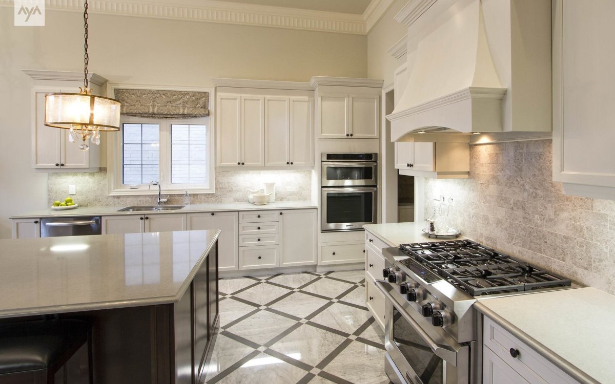 Светлая плитка на кухне