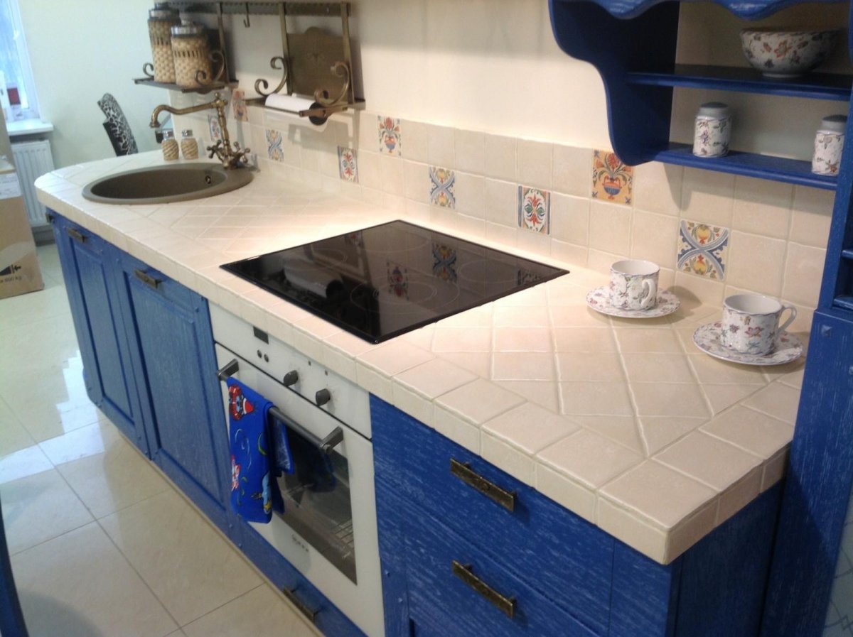 Столешница из плитки