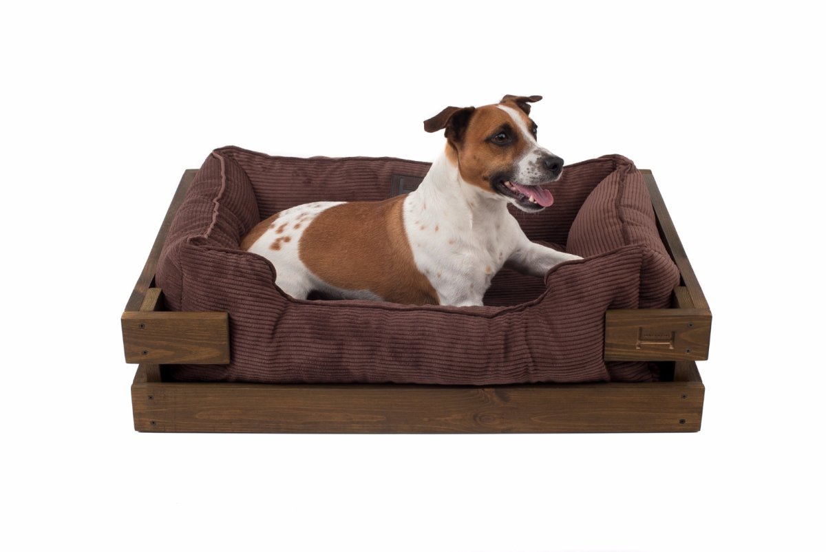 Лежанка для собаки из дерева
