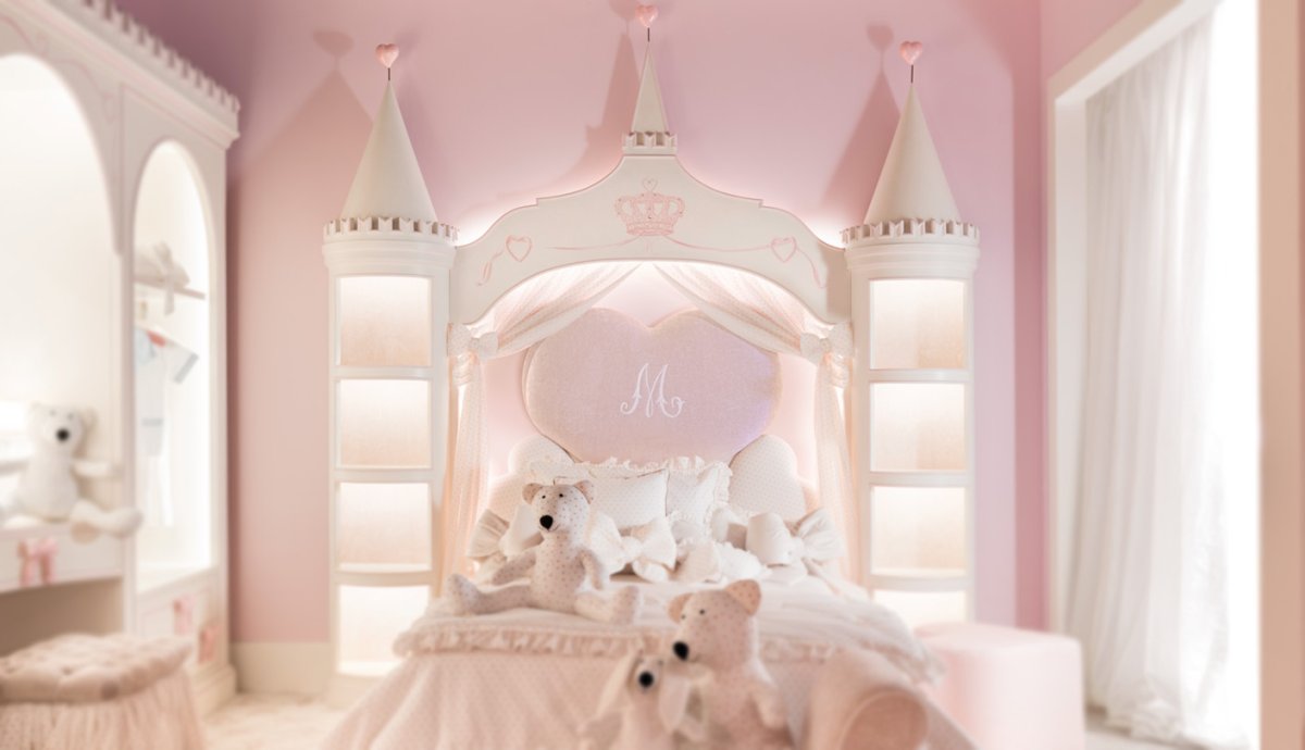 Интерьер спальни в стиле рококо и Барокко