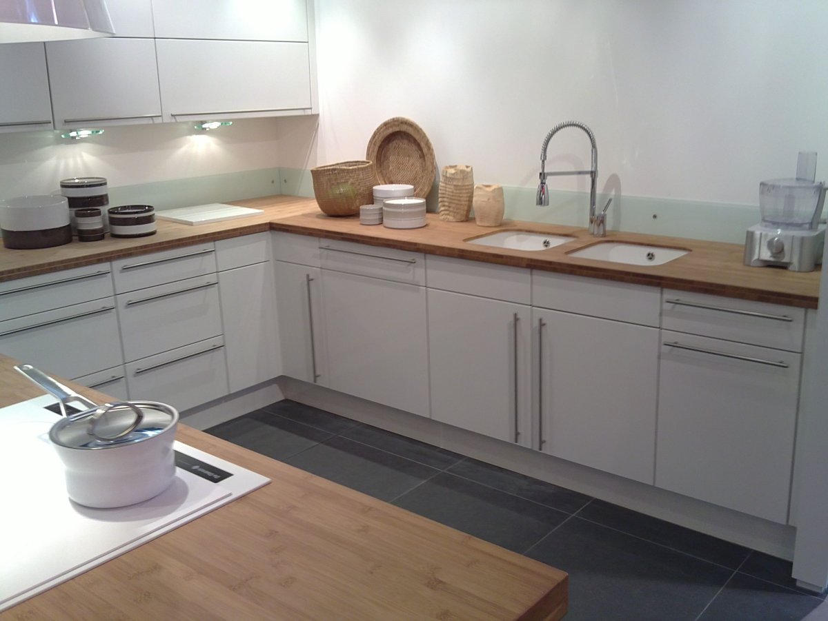 Темно серая кухня икеа