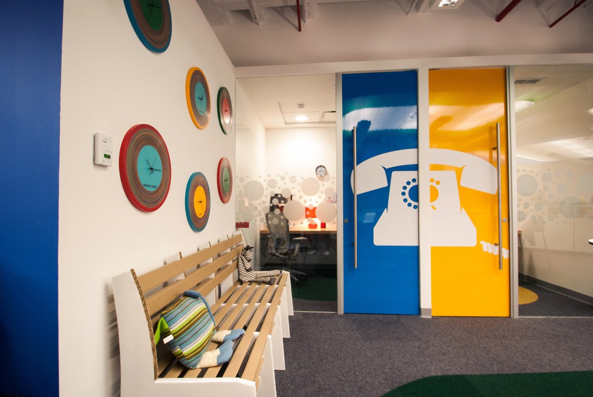 Интерьер офиса гугл в Москве