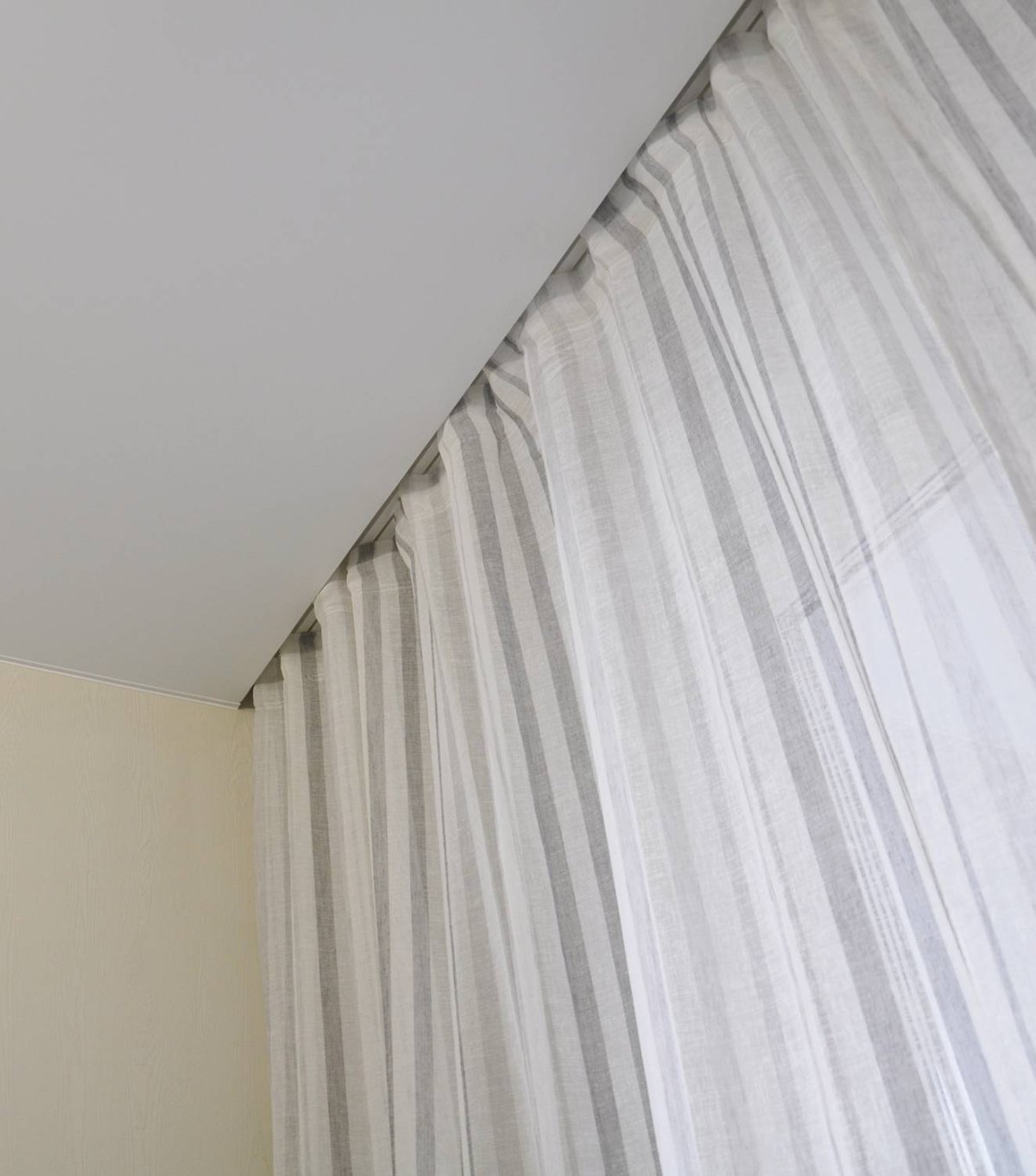 Скрытый карниз