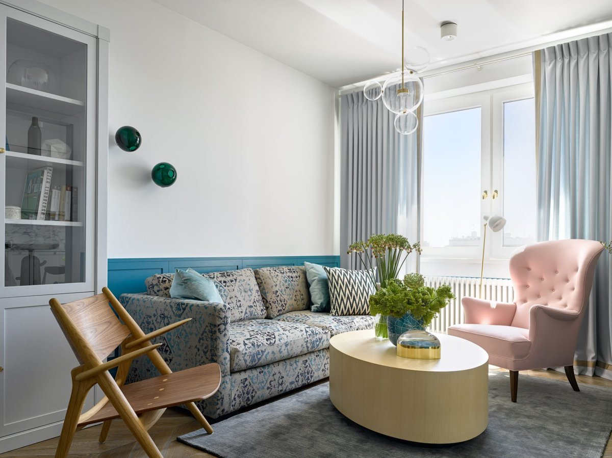 Гостиная с яркими акцентами