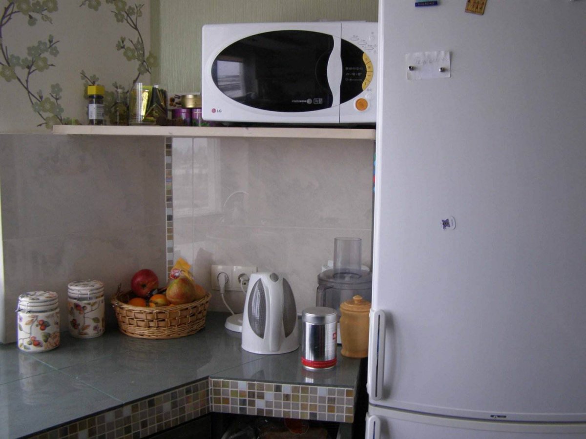 Кованная подставка под микроволновку