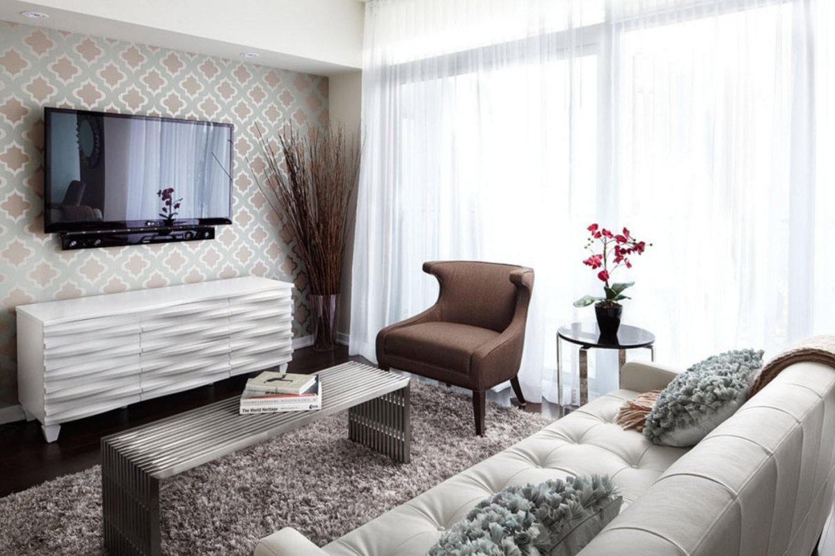 Акцентная стена в гостиной с телевизором