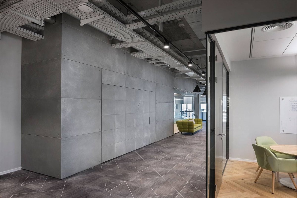 Перегородка из архитектурного бетона