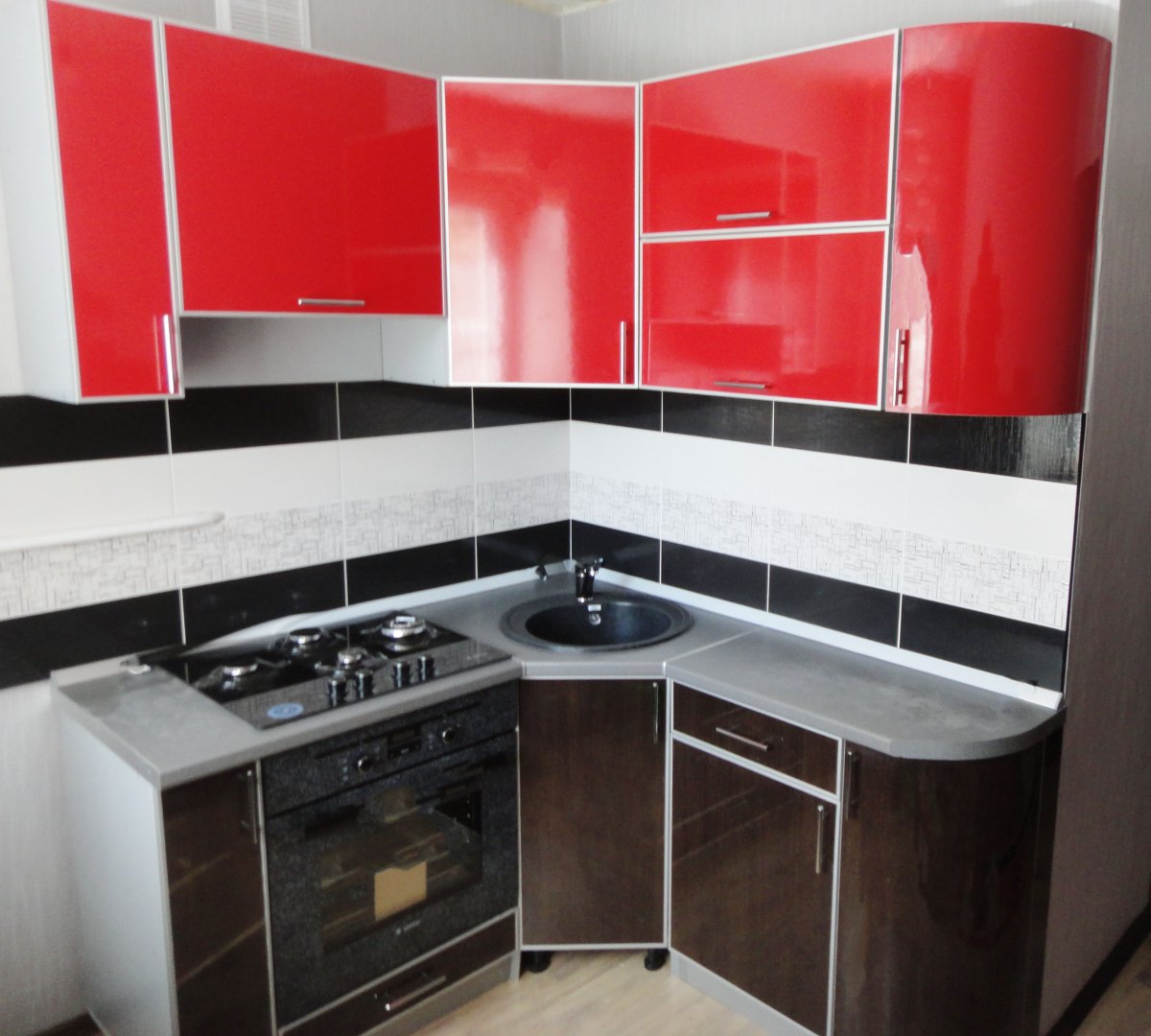 Кухонный гарнитур угловой для маленькой кухни в Саранске