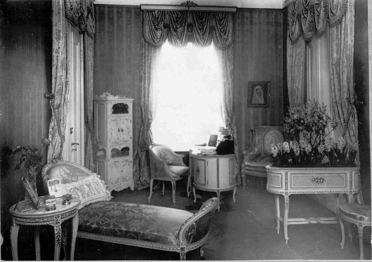 Кабинет в дворянской усадьбе 18 века