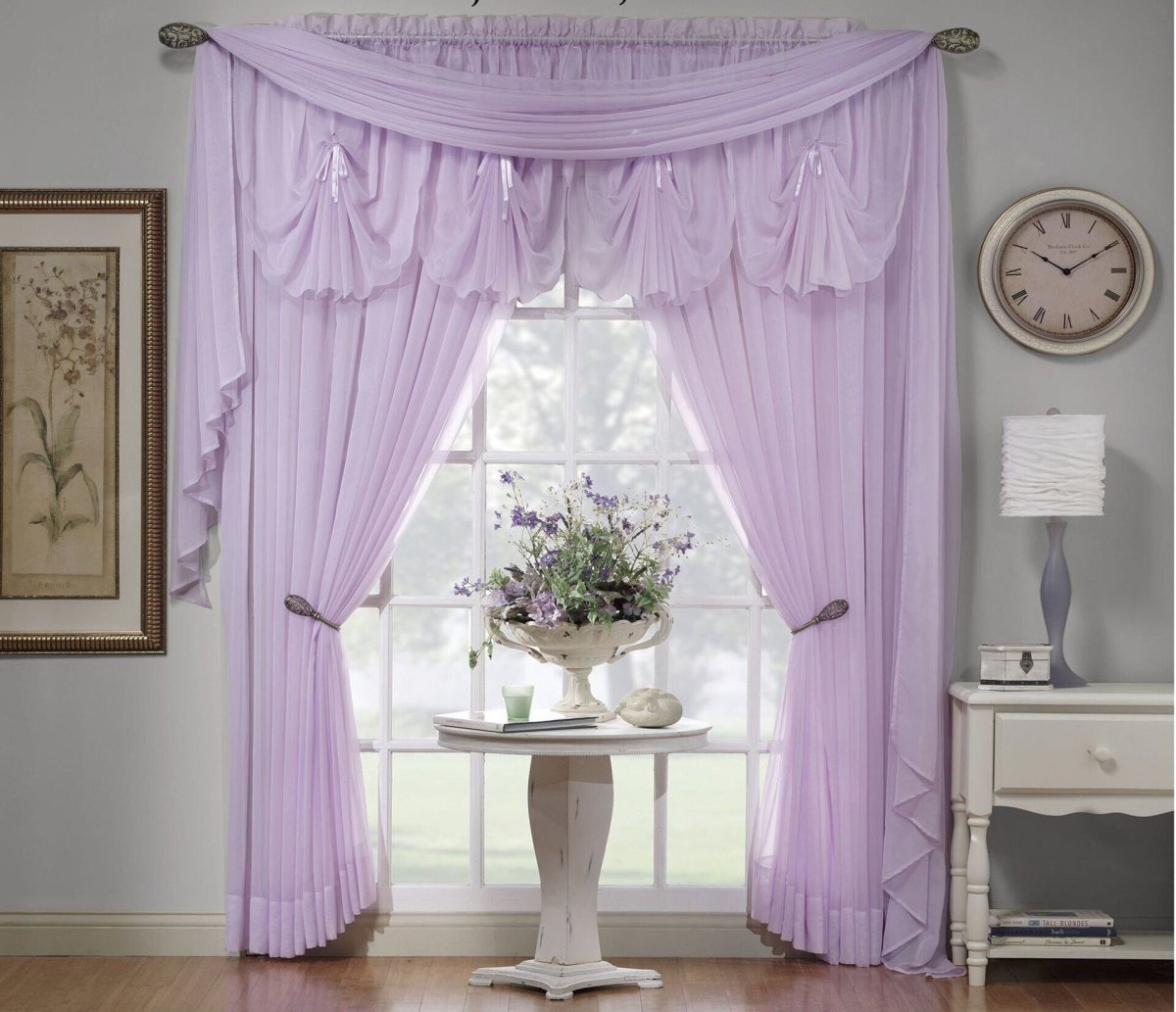 Занавески в зал к фиолетовым стенам