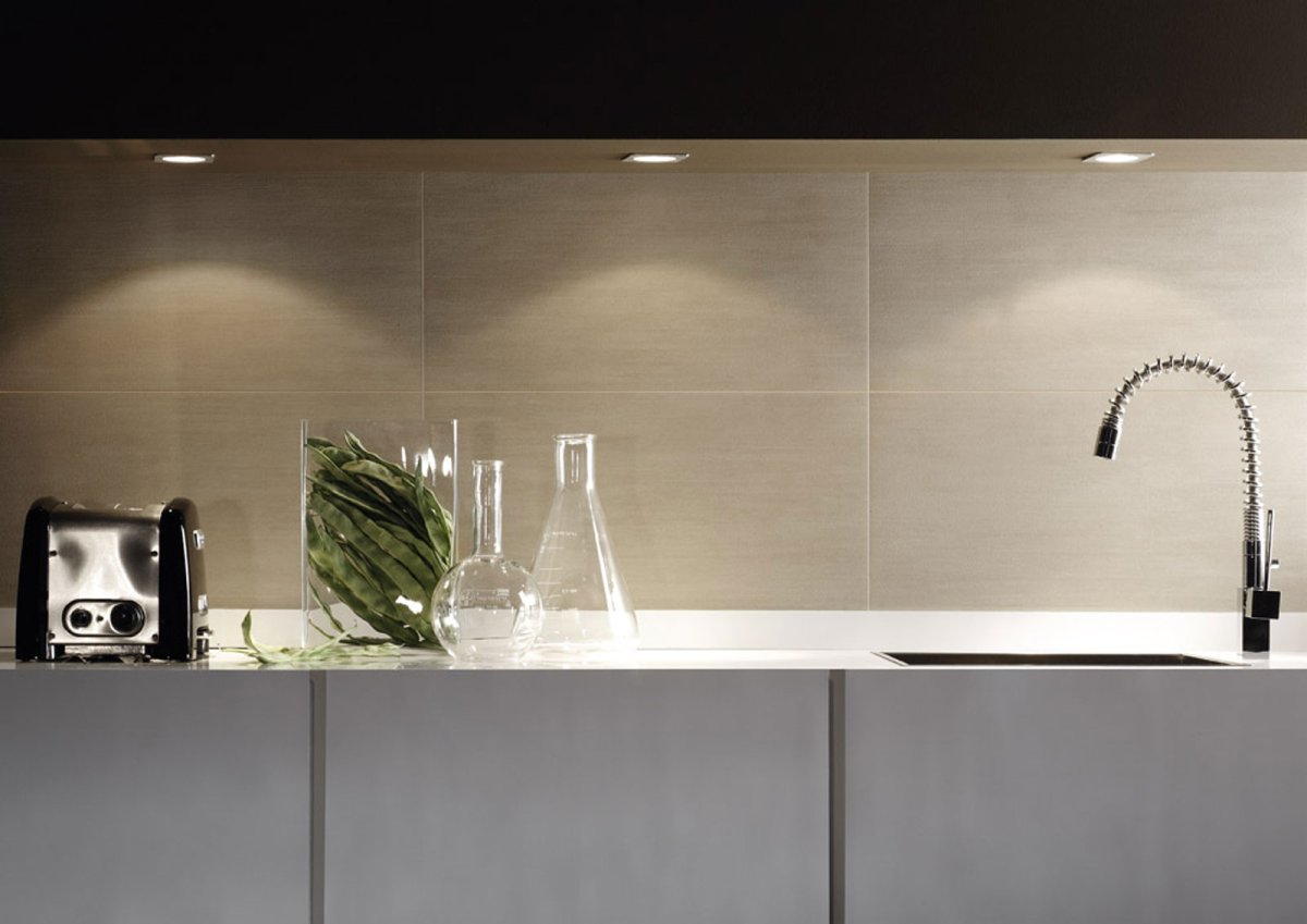 Кухня мрамор и дерево