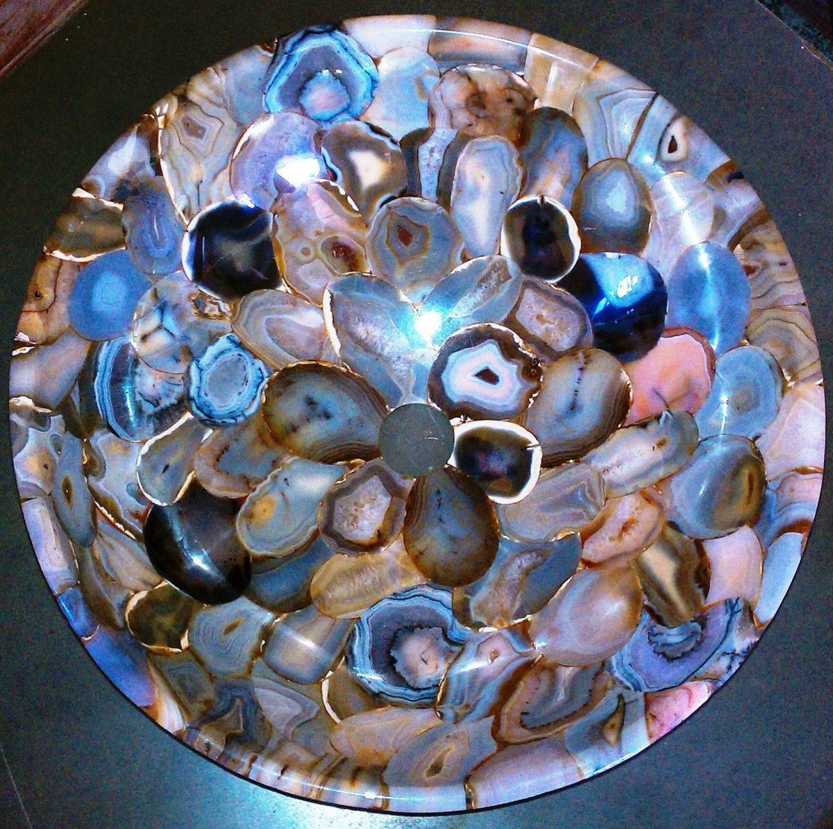 Полудрагоценные камни в интерьере