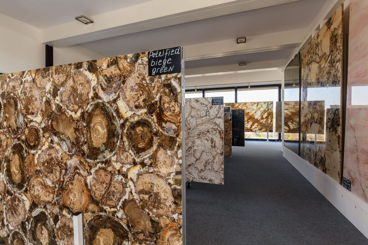 Камень слэб Tiger Eye