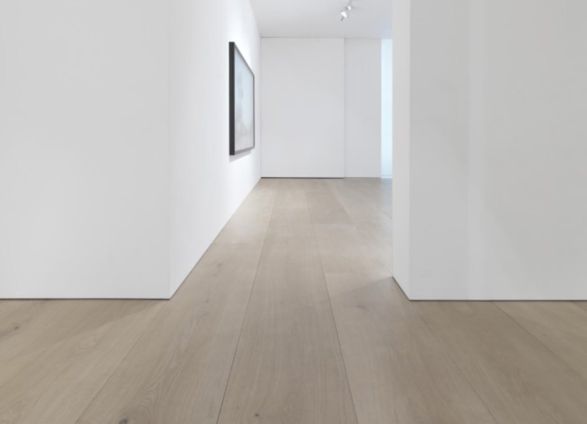 Пол без плинтуса в интерьере