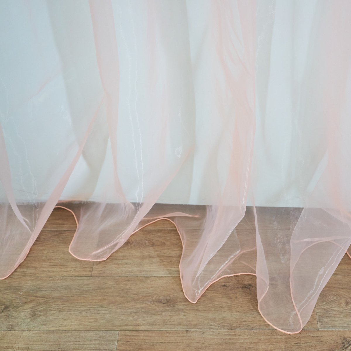 Штора органза 300*260 см. со шторной лентой карамель