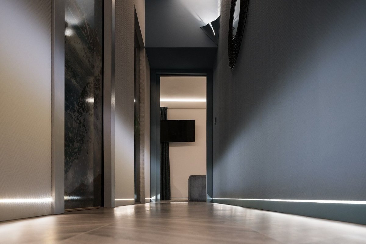 Молдинги в интерьере кухни