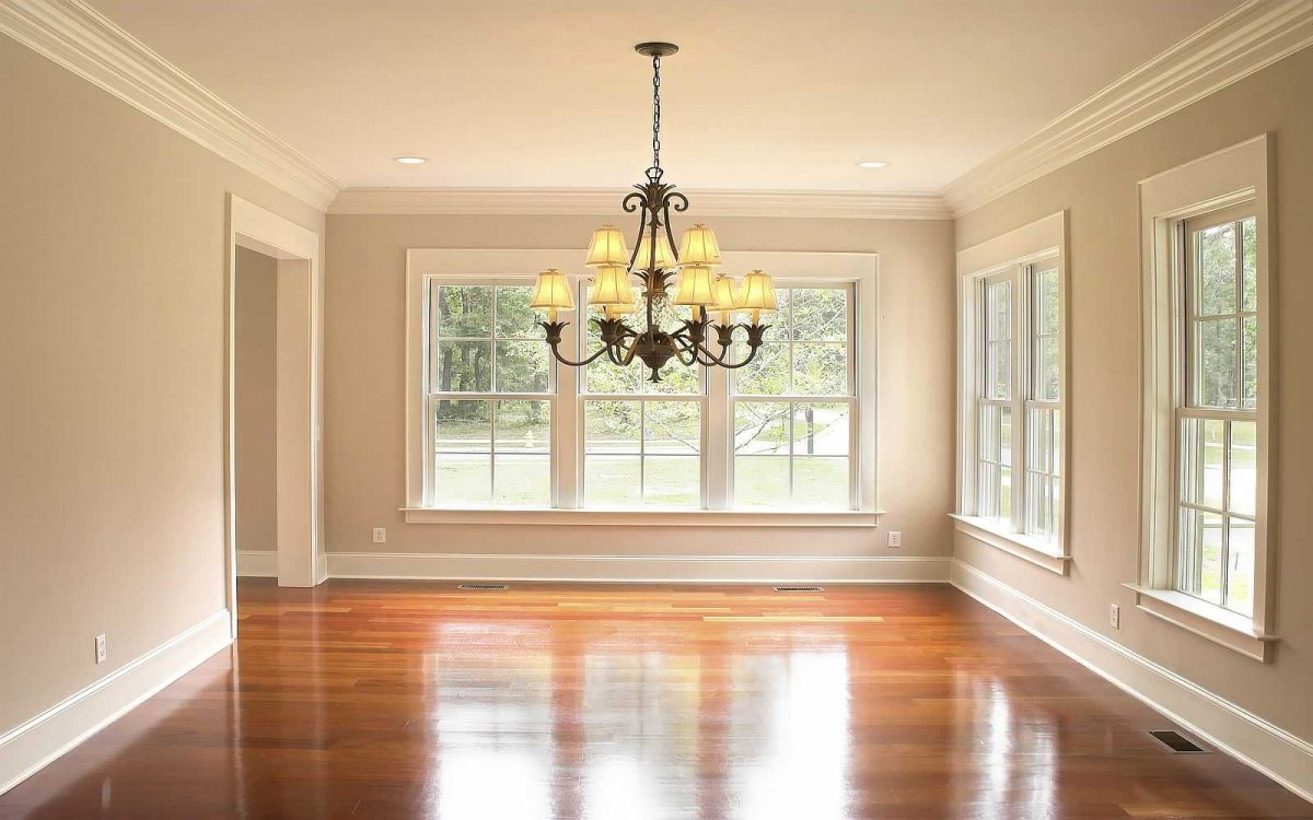 Теневой плинтус в коридоре