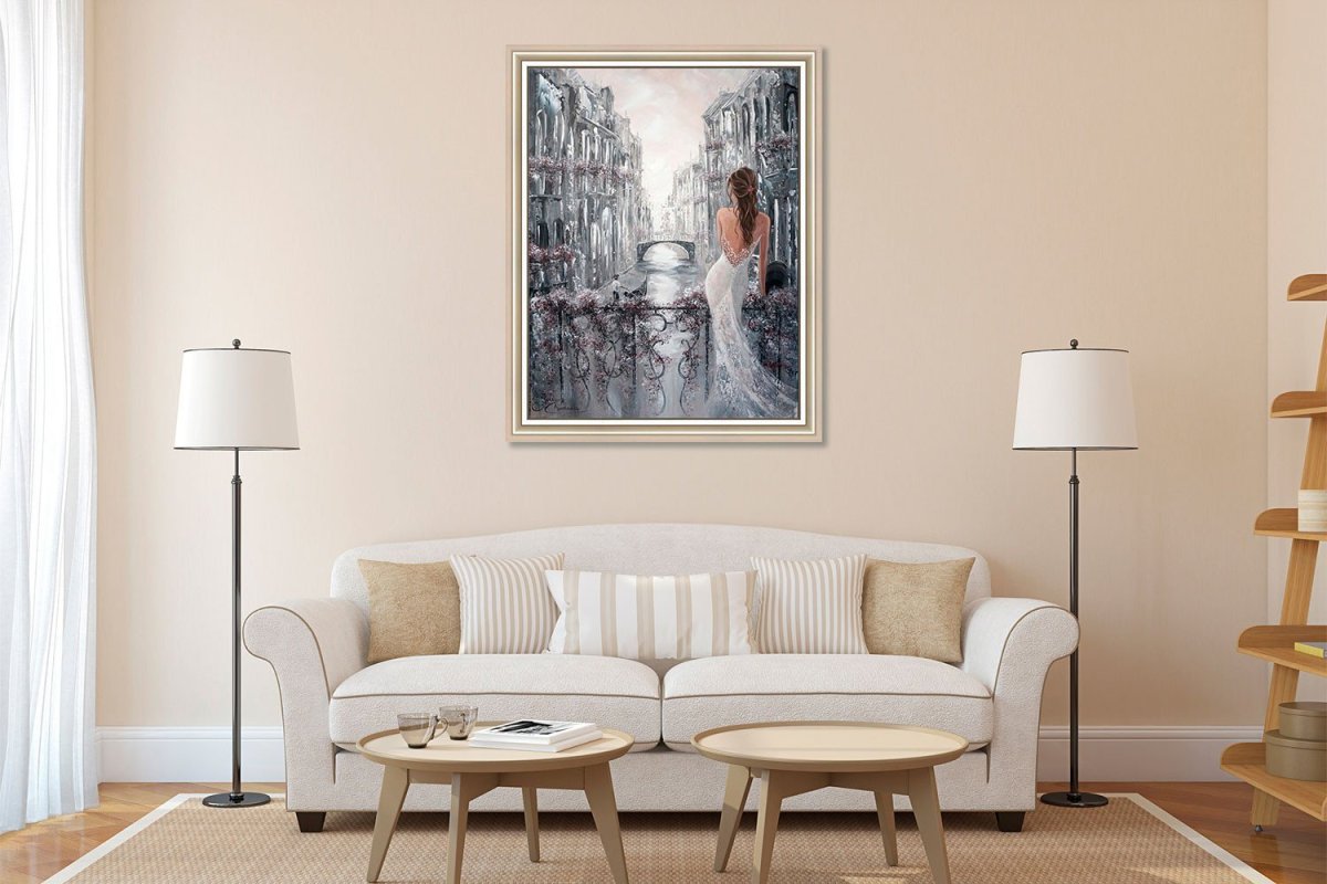 Репродукция в раме с декором