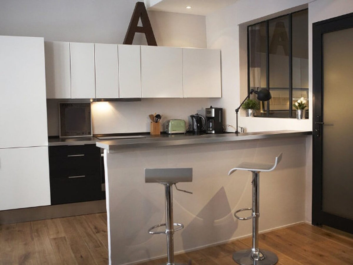 Стол барный высокий для веранды