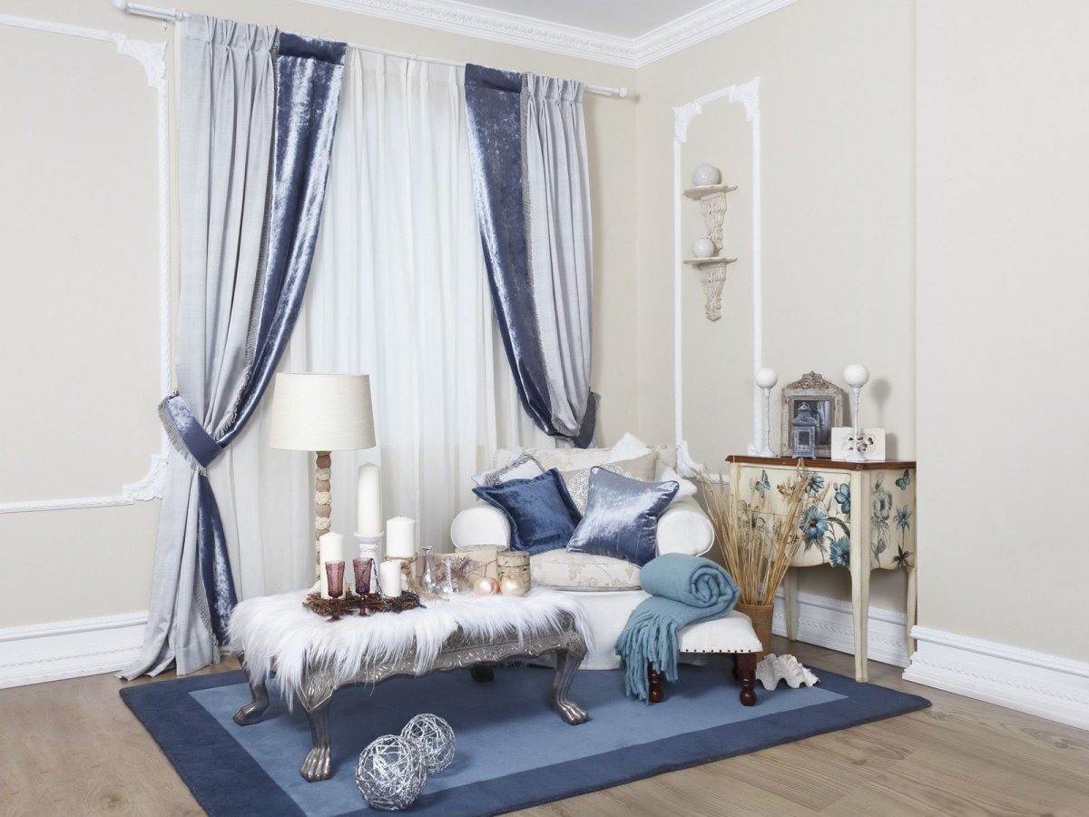 Голубые портьеры классика