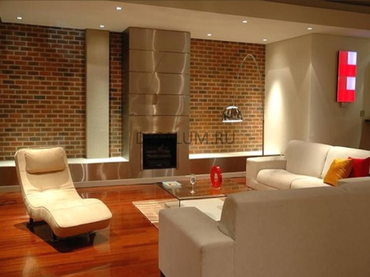 Кирпичные панели в гостиной