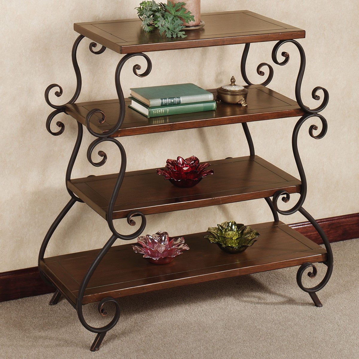 Кованые угловые полочки