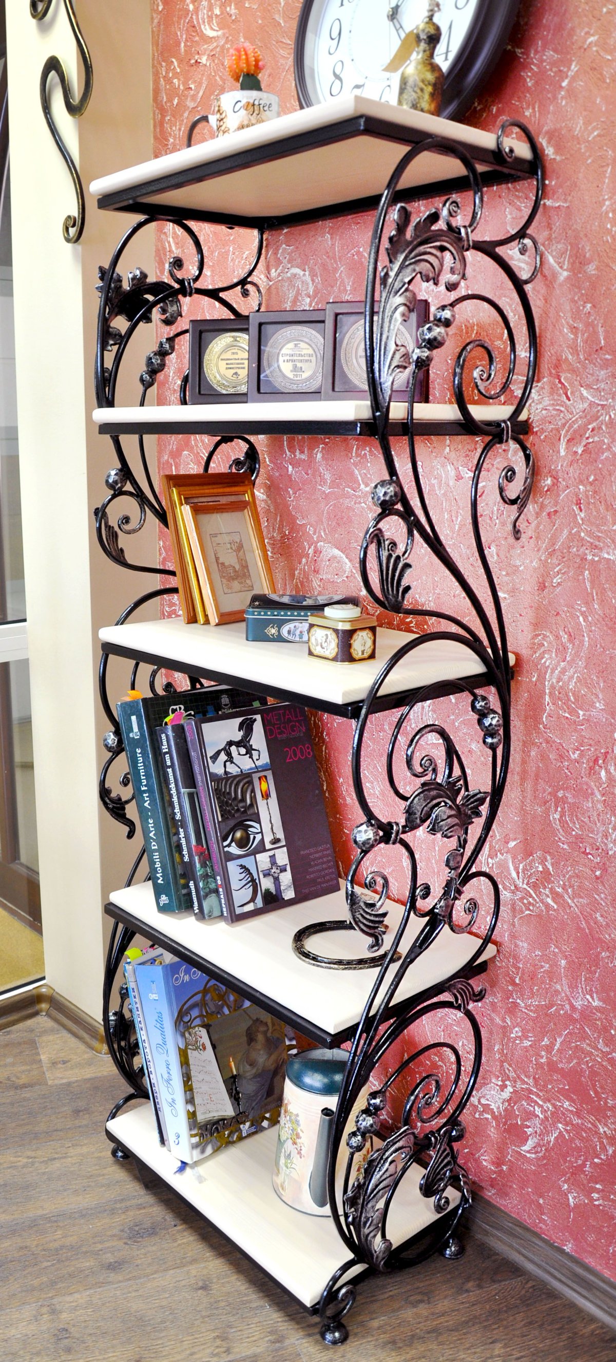 Настенные полки для цветов