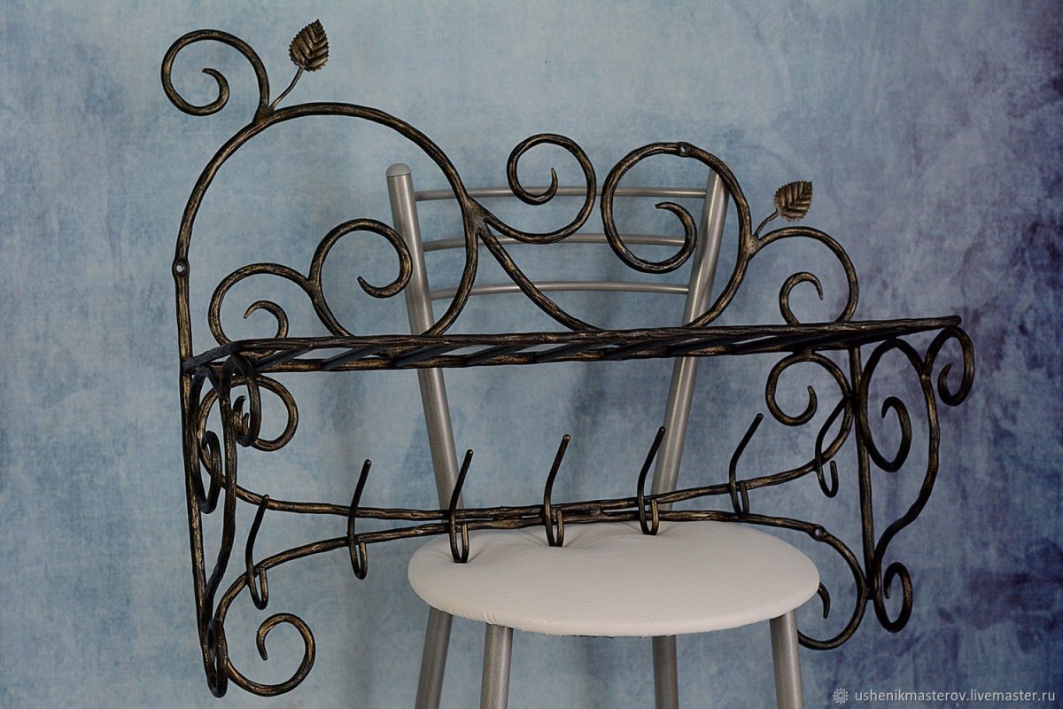 Кованый стеллаж