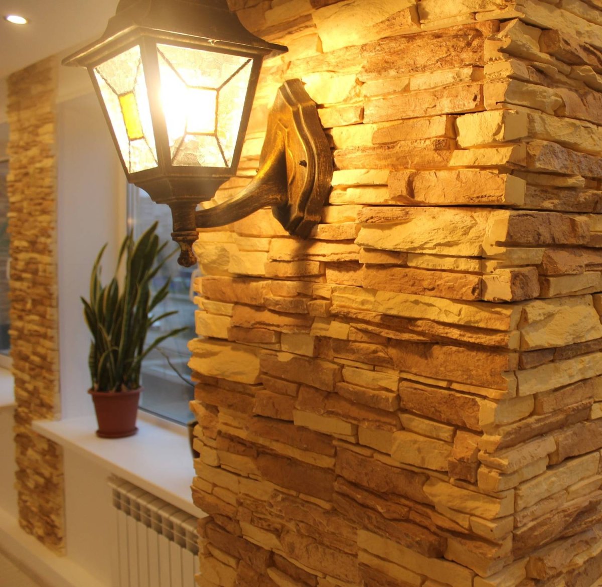 Отделка цоколя камнем