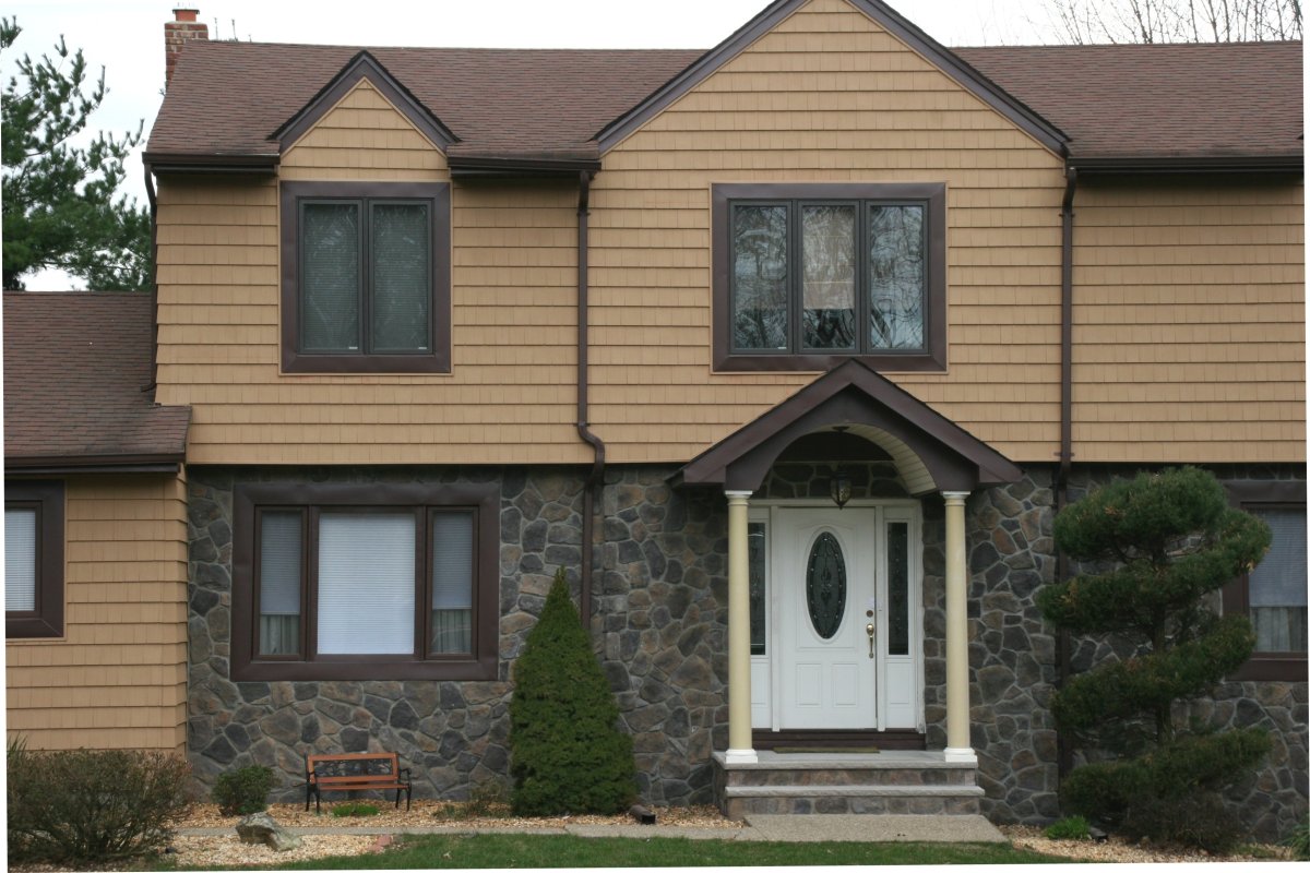 Искусственный камень на доме