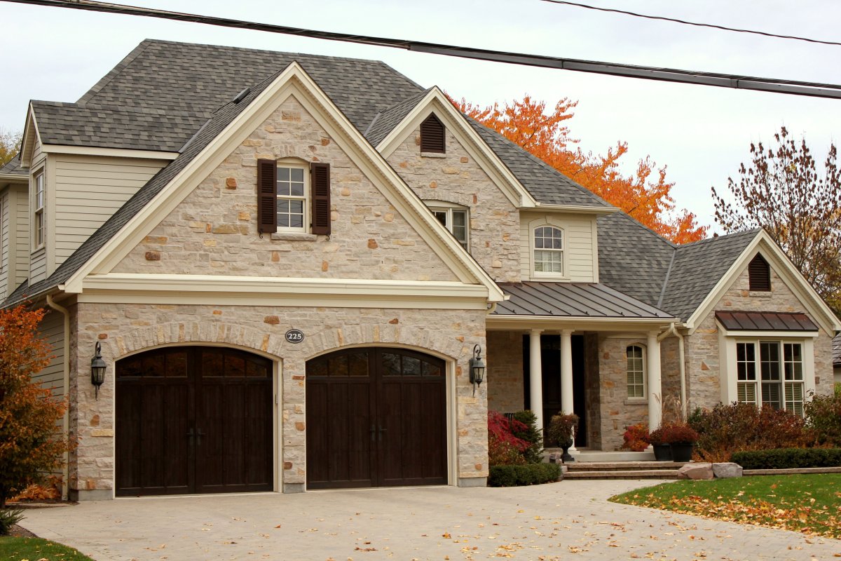 Фасад Леонардо Стоун