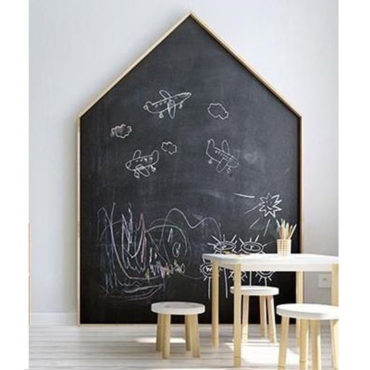 Грифельная стена в интерьере подростковой комнаты