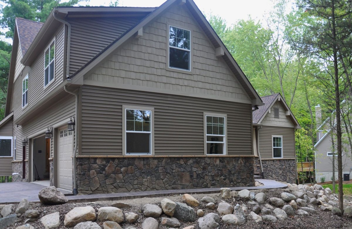 Отделка фасада искусственным камнем